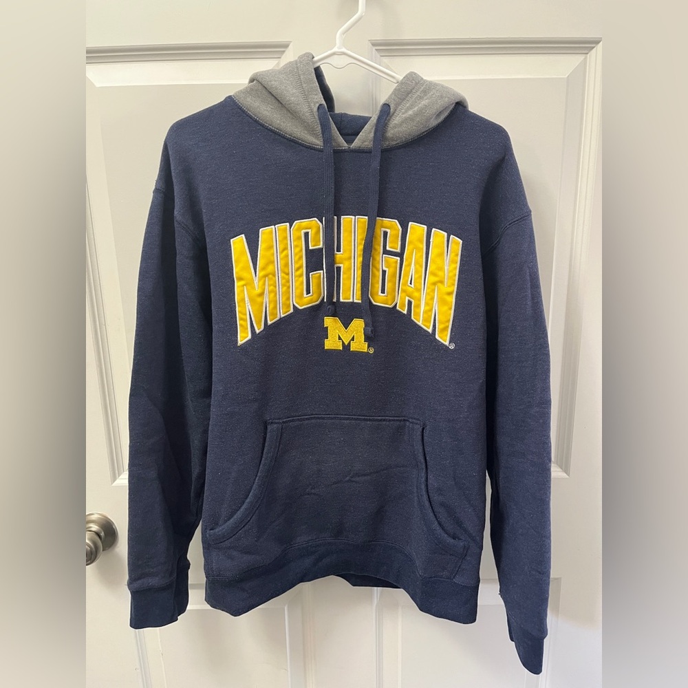 Knights Apparel Michigan Navy and Gray Hoodie Size Medium